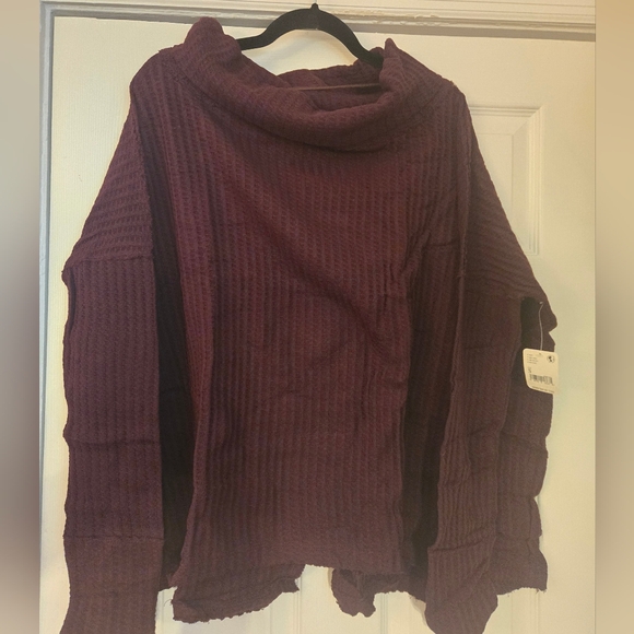 NWT Free People Juicy long sleeved Cowlneck top in date night - Picture 2 of 4